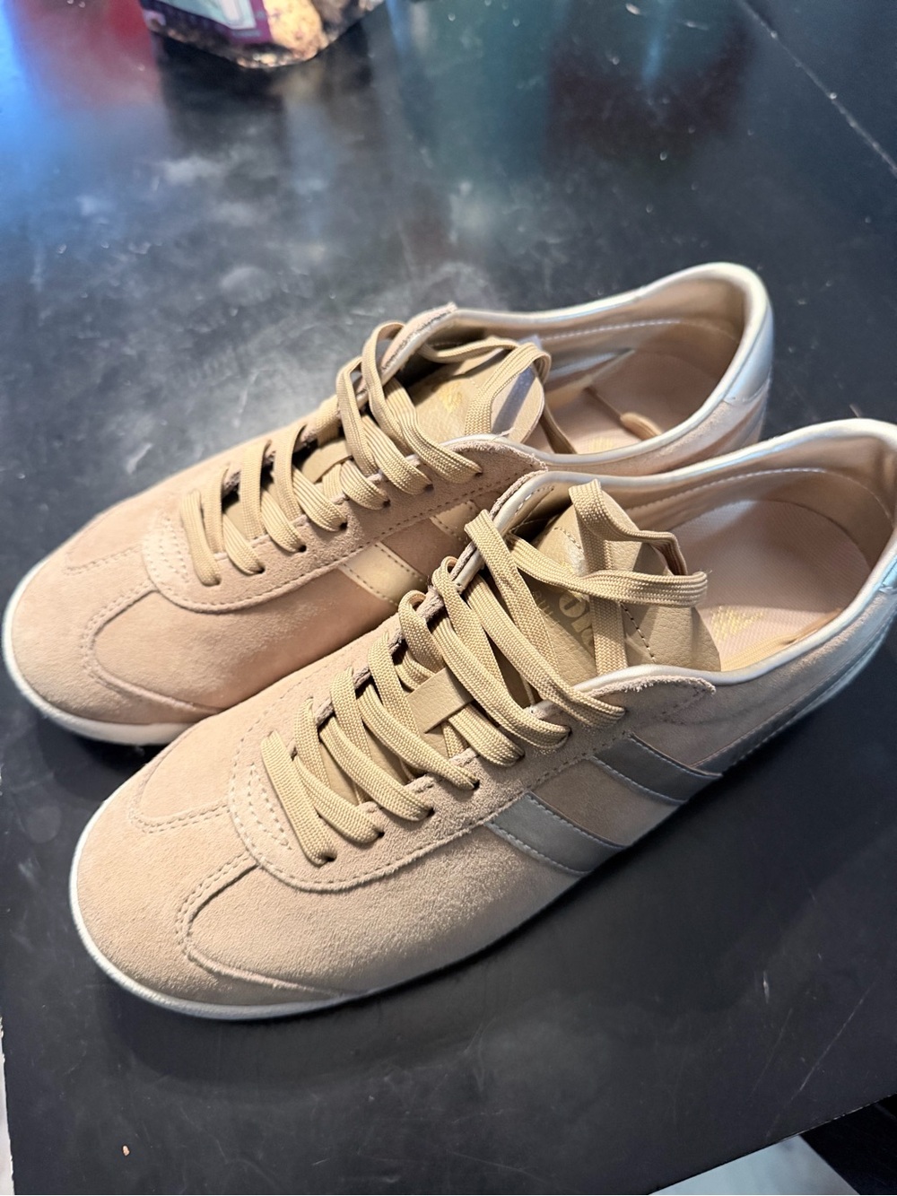Gola Beige Suede Low-Top Sneakers